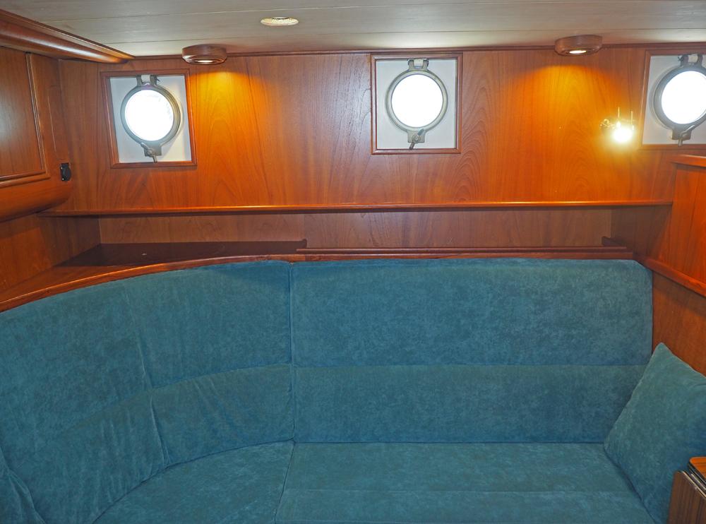 Saloon, Accommodation